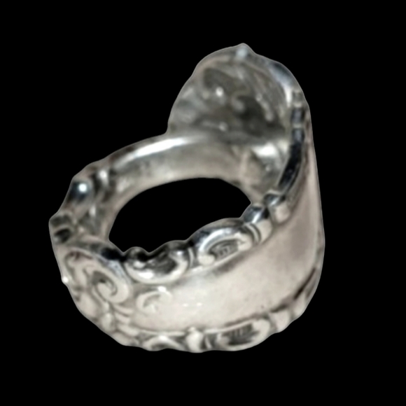 Beautiful Victorian Hand Forged Size 5 Spoon Ring - Picture 3 of 8